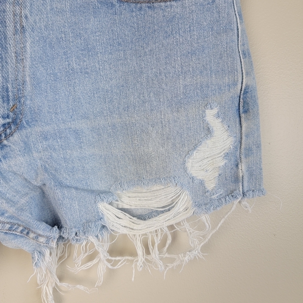 Levi's 14 550 Relaxed Light Wash High Rise Distressed Cutoff Jean Shorts Vintage - Picture 7 of 12